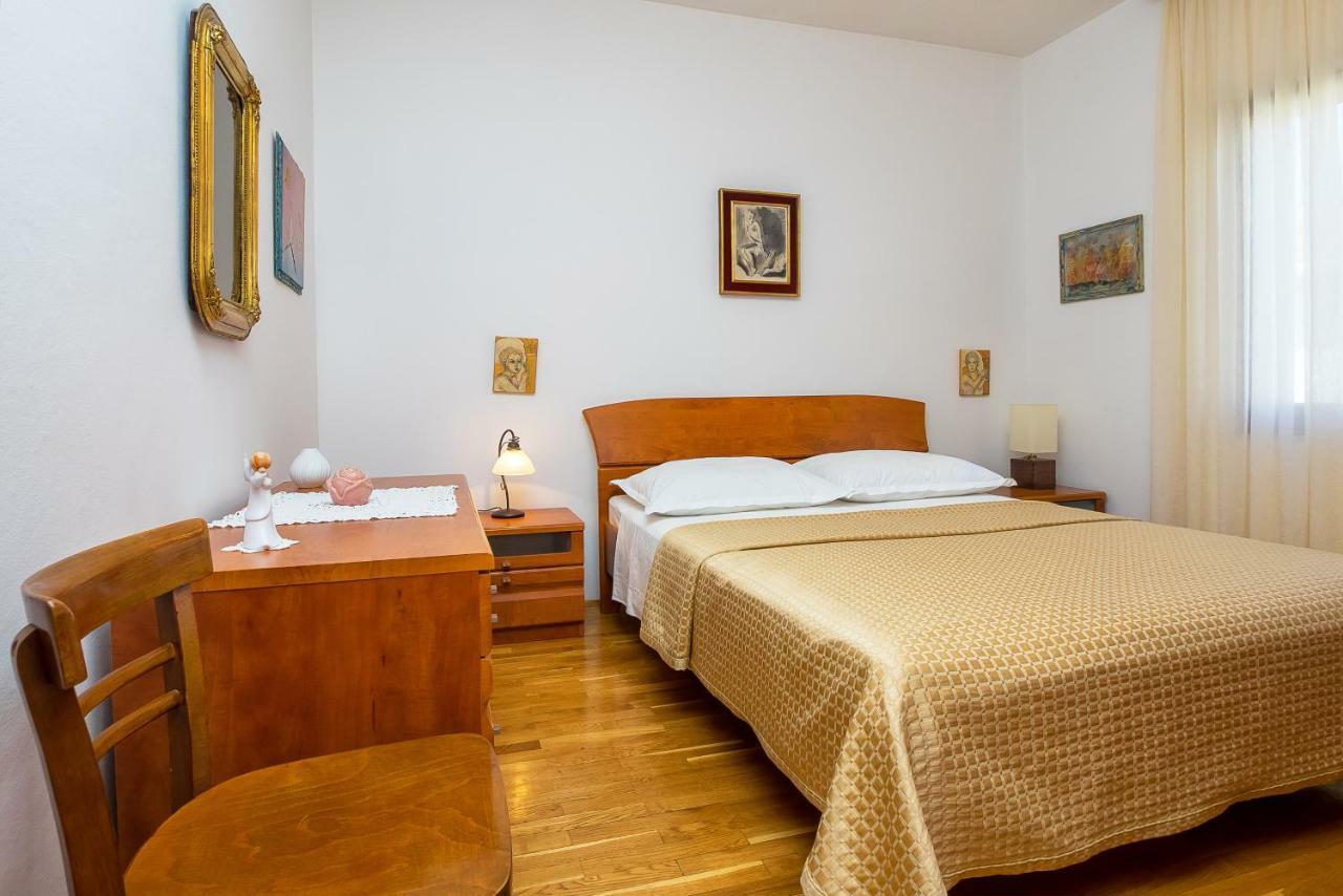 Apartment Olivera Trogir Exterior foto