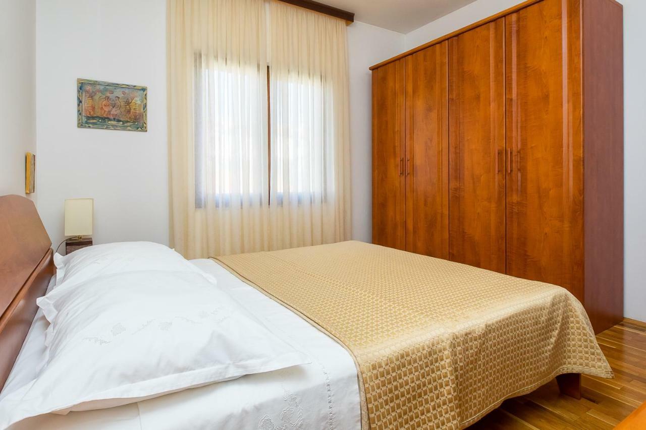 Apartment Olivera Trogir Exterior foto